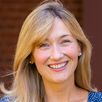 Caroline Janney headshot