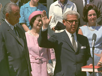 Arthur Goldberg taking his oath of office