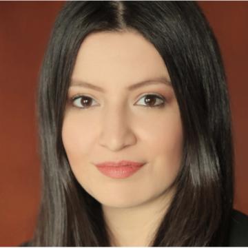 Jhanisse Vaca-Daza headshot