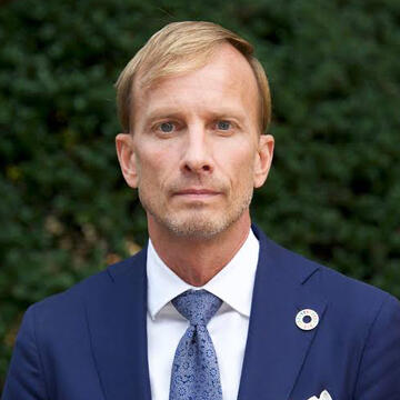 Mark Dybul headshot
