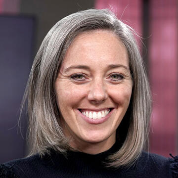 Laura Kelly headshot