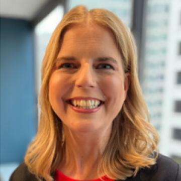 Carrie Dann headshot